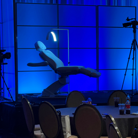 cosmoglo light is the best light for medical aesthetics and surgery. CosmoGlo being used to perform various services at the Aesthetic Next event.