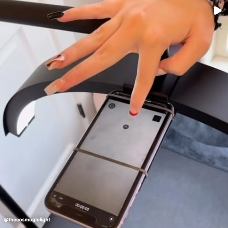 CosmoGlo phone clip can be both vertical and horizontal for filming. Our top rated phone holder is recommended by the topbeauty pros in the tattoo and beauty industries