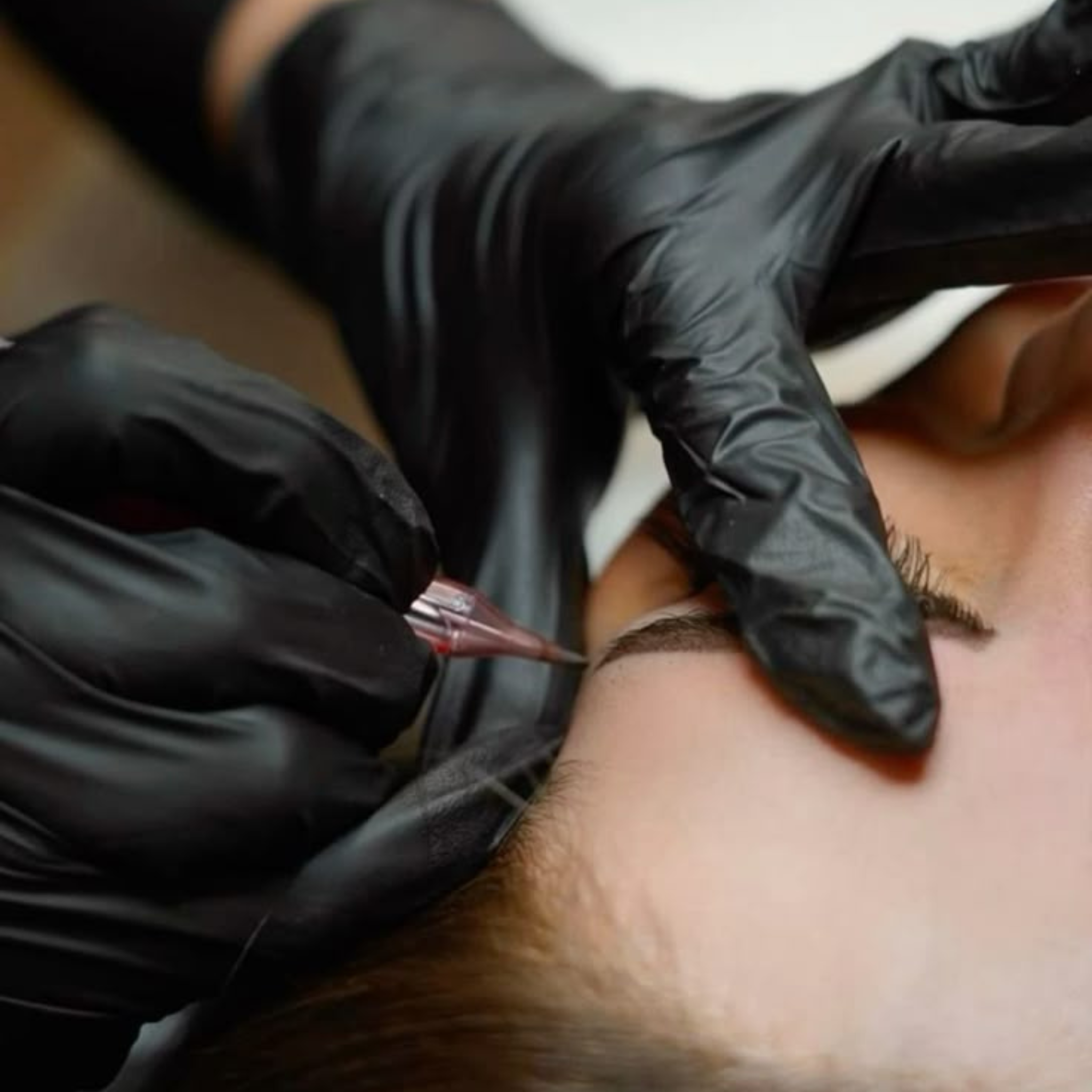 Best Lighting for Microblading & Permanent Makeup Artists (2025 Guide)