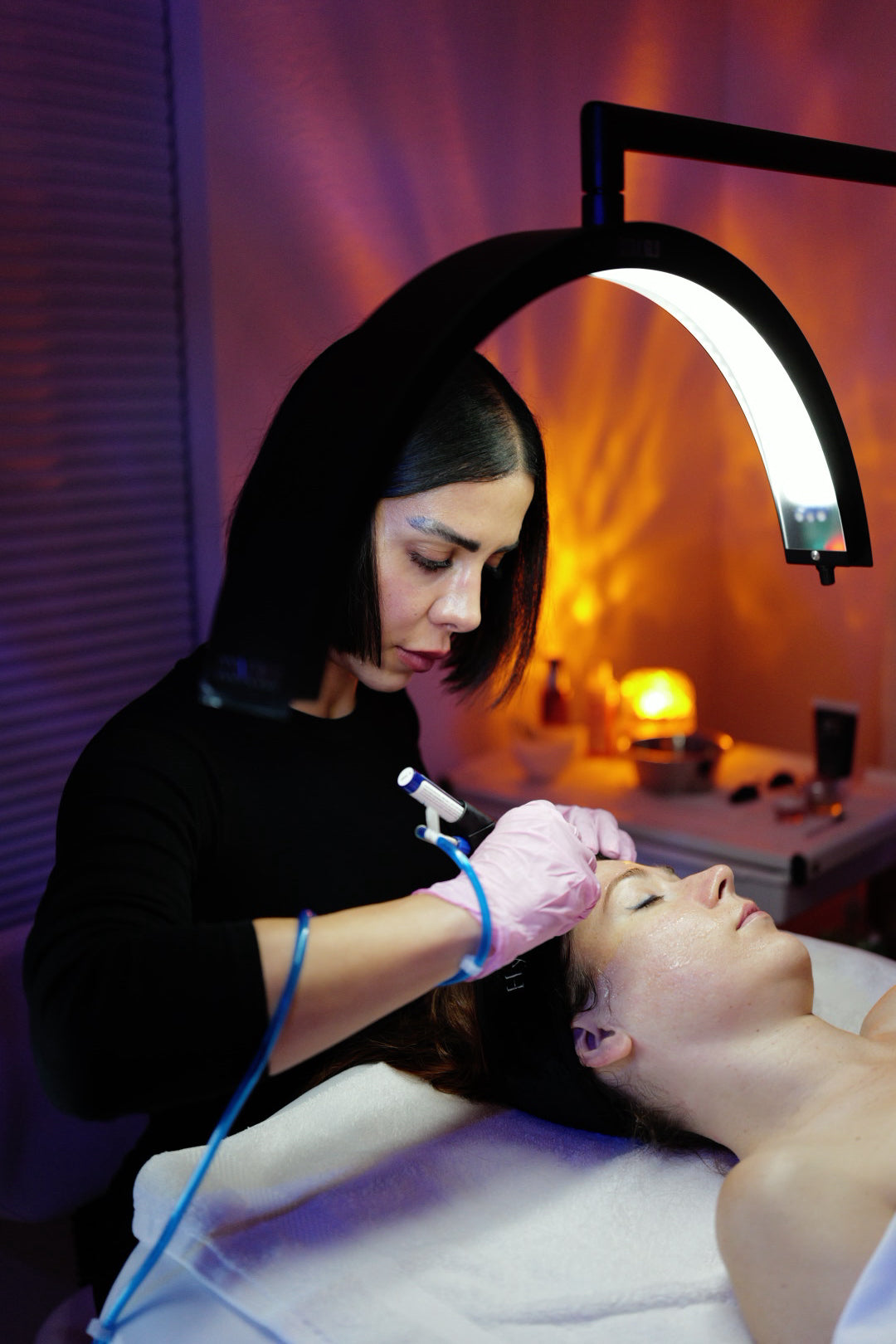 5 Signs Your Esthetician Lighting Is Holding Back Your Work (and What to Do About It)