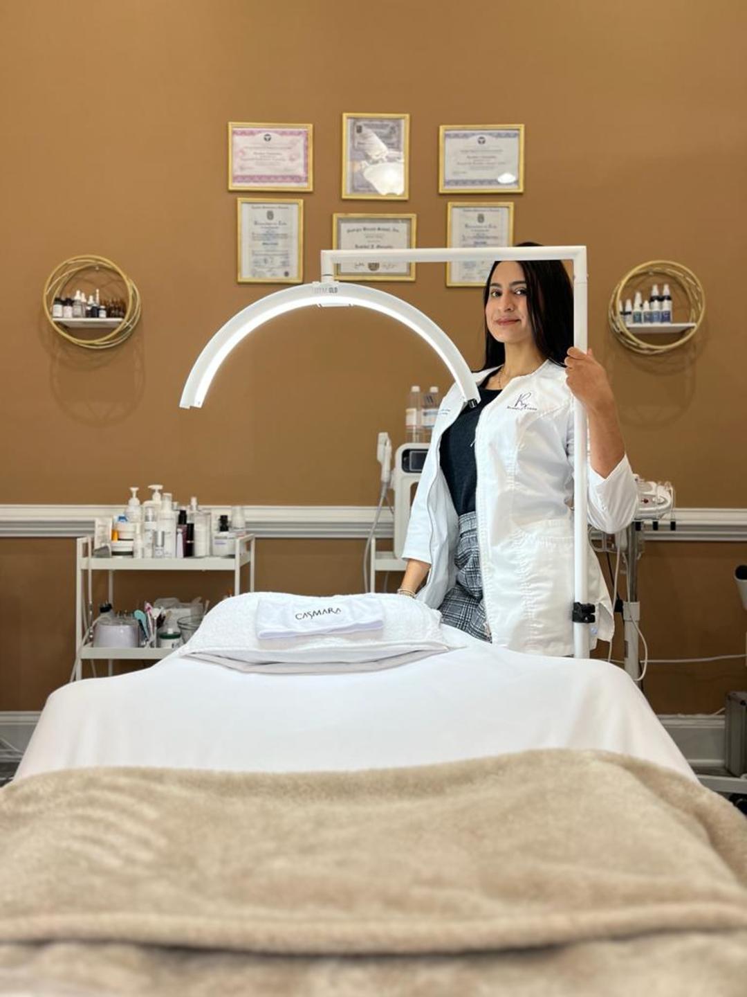 Affordable vs. Professional Esthetician Lights: Worth It?