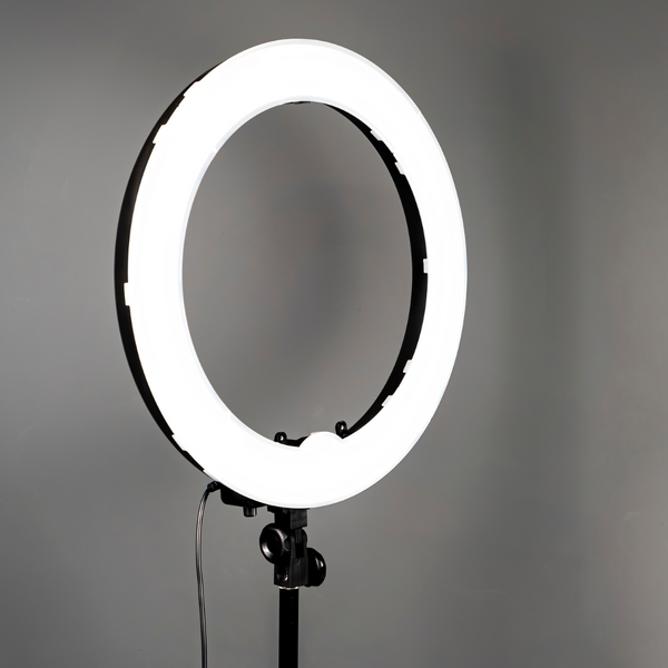 the differences between the Ring light and cosmoglo light